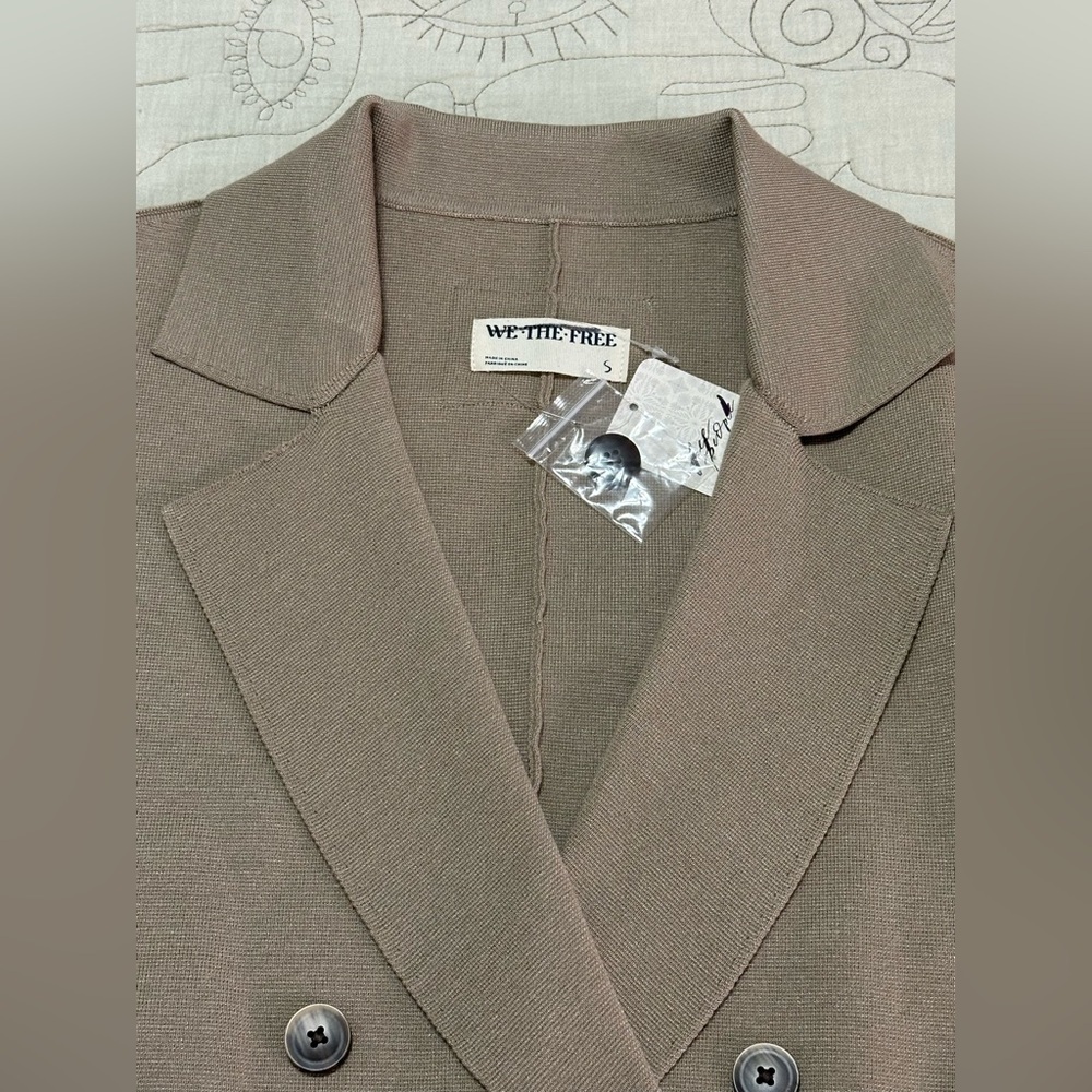 NWT We The Free Sadie Crop Sweater Knit Blazer S Taupe Brown Treehouse - Picture 8 of 12